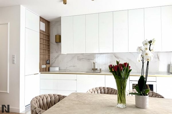 Ice White 1982 - Szafranova Studio