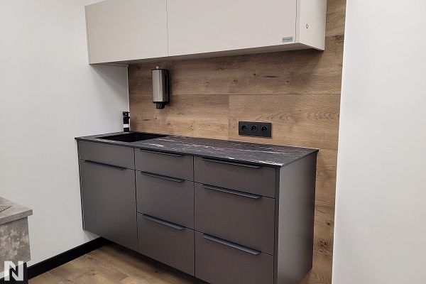 Acrylux Mat Antrazit Metallic 8855 and Acrylux Mat Anti-fingerprint Light Grey 8548M - Pracownia Rabiniak