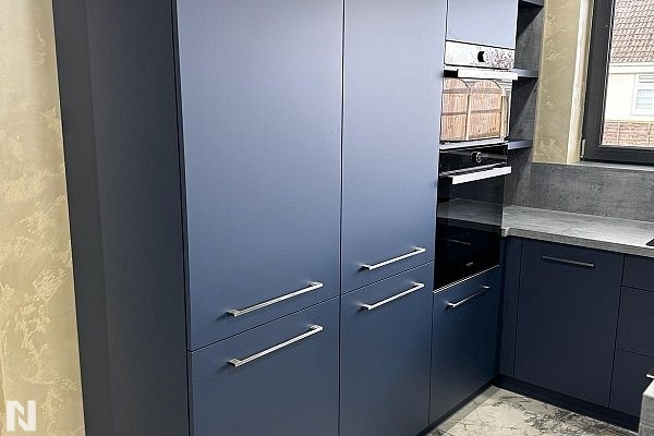 Dark Blue 4702 - Mebloman