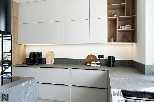 Ice White 1982 and Ash Gray 85384 - Wosmebl