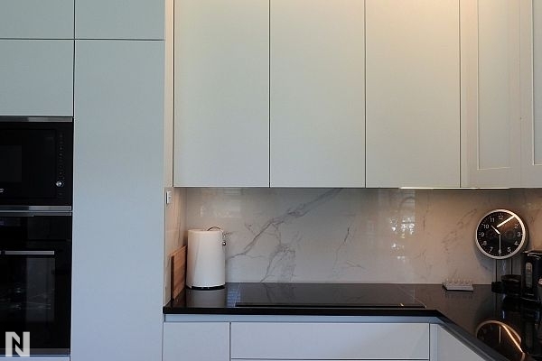 Ice White 1982 - Piaw