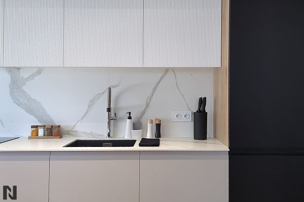 Black 8421 & Light Gray 85468 - Prosta linia