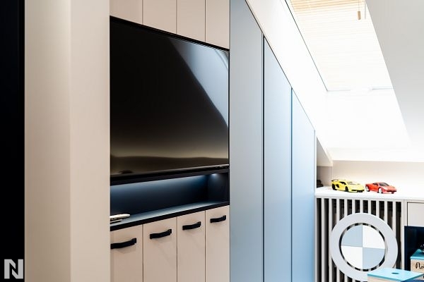 Lagoon 5357 - Karlna Wiciak